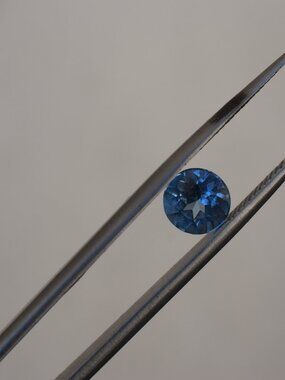 Beautiful Blue Topaz faceted loose gemstone round 7mm